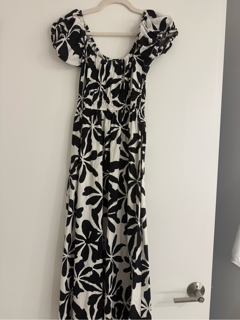 H&M Black and White Floral Puff-Sleeve Maxi Dress